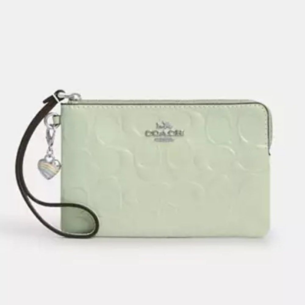 NWT coach! Corner Zip Wristlet In Signature Leather With Heart Charm